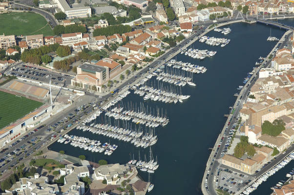 Bassin De Ferrieres Marina