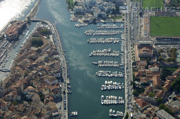 Bassin De Ferrieres Marina