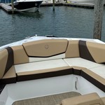 Cruisers Yachts 338 Bow Rider