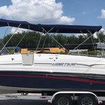 Larson 2400 Escape RT Twin FC