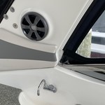 Chaparral 350 Signature Cruiser