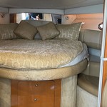 Chaparral 350 Signature Cruiser