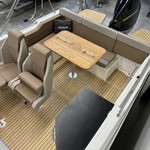 Quicksilver Activ 755 Sundeck