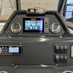 Quicksilver Activ 755 Sundeck
