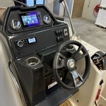 Quicksilver Activ 755 Sundeck
