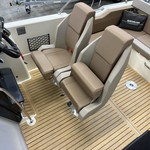 Quicksilver Activ 755 Sundeck