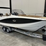 Quicksilver Activ 755 Sundeck