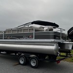Sun Tracker Fishin Barge 20 DLX