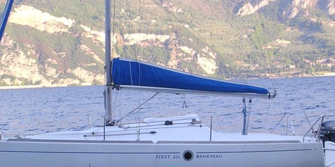 Beneteau First 211