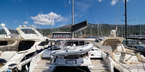 Lagoon 42