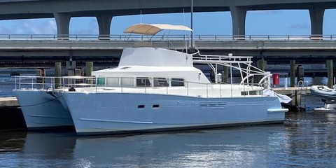 Lagoon Power 43