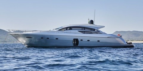 Pershing 72