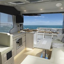 Sealine C390
