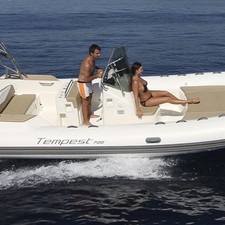 Tempest 700