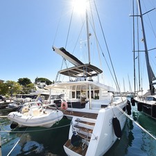 Lagoon 52