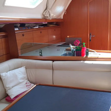Sun Odyssey 37