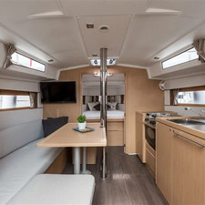 Beneteau Oceanis 38.1