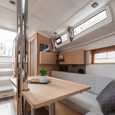 Beneteau Oceanis 38.1