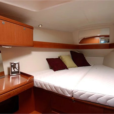 Beneteau Oceanis 37