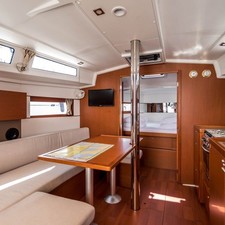 Beneteau Oceanis 38
