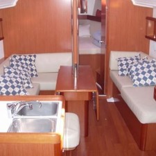 Beneteau Oceanis 37