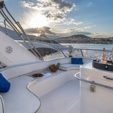 Majesty Yachts 50