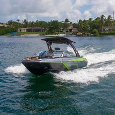 Malibu Wakesetter 22 MXZ