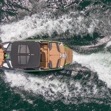 Malibu Wakesetter 22 MXZ