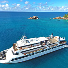 Power catamaran