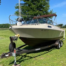 Marathon Cruisers Cuddy cabin