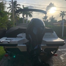 Sea Ray SPX 210 OB