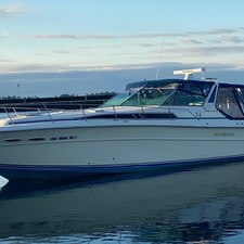 Sea Ray 3900 Express Cruiser