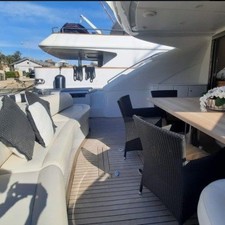 Pershing 76
