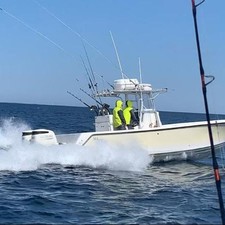 SeaVee 32 Center Console