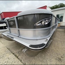 Bentley Pontoons Elite 220 Swingback Dual Captain