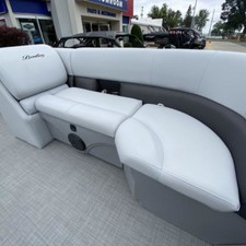 Bentley Pontoons Elite 220 Swingback Dual Captain