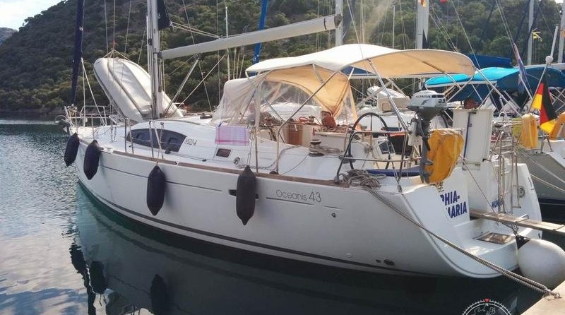 Beneteau Oceanis 43