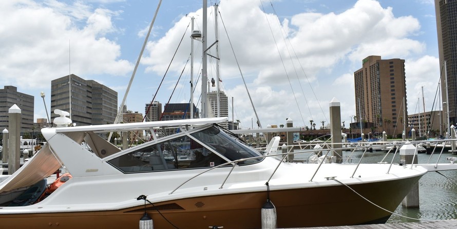 Hatteras 39.9 Express