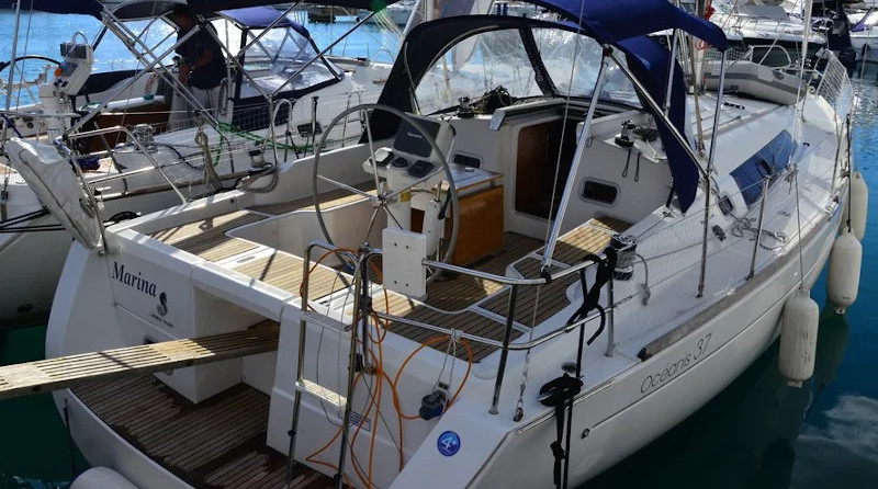 Beneteau Oceanis 37
