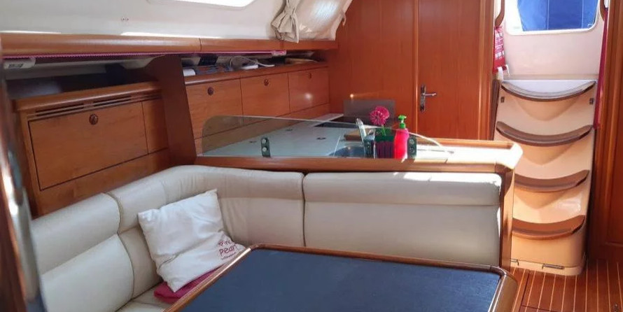 Sun Odyssey 37