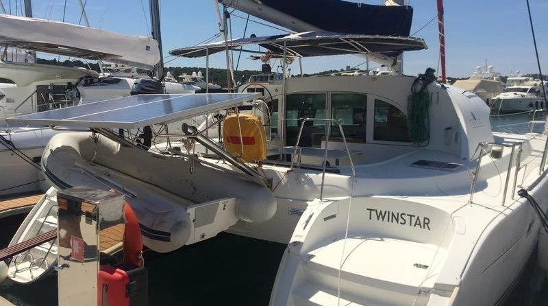 Lagoon 380 - 4 + 2 cab.