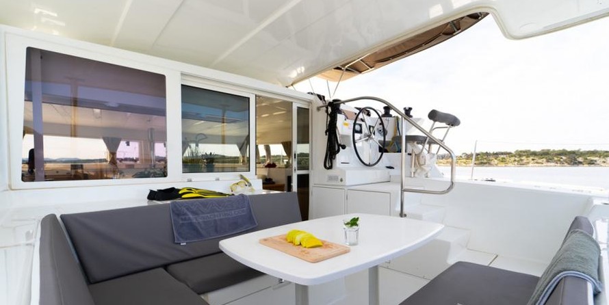 Lagoon 421 - 4 + 1 cab.