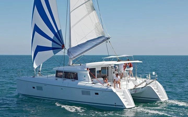 Lagoon 421