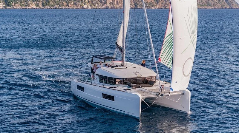 Lagoon 40 - 4 + 2 cab