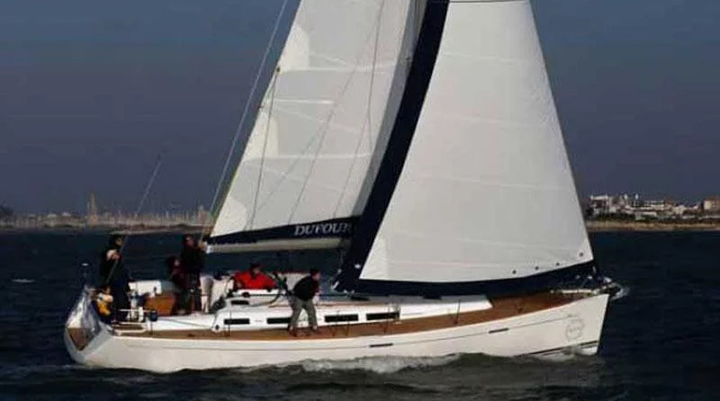 Dufour 425 (3Cab)
