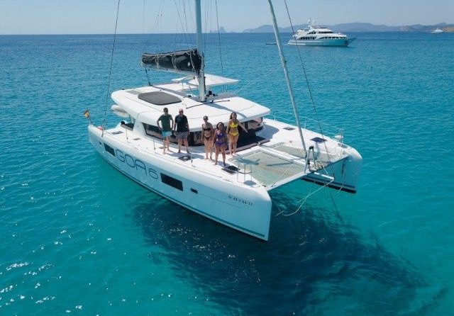 Lagoon 42