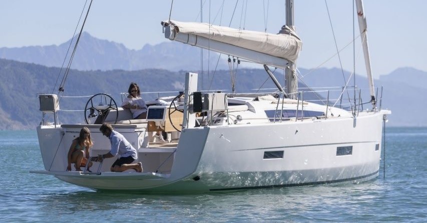 Dufour 430