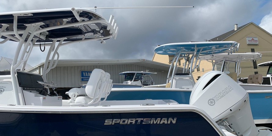 Sportsman Heritage 241 Center Console