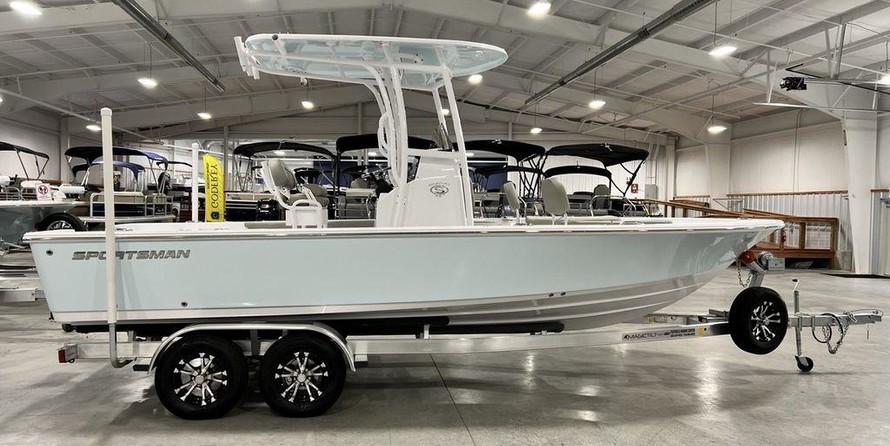 Sportsman Masters 227 Bay Boat
