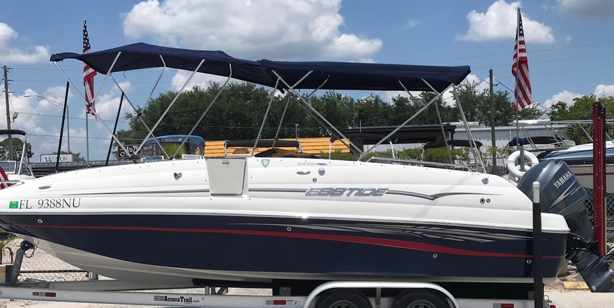 Larson 2400 Escape RT Twin FC